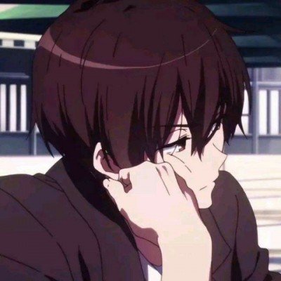 女子亲宝宝脚丫嘴唇肿成香肠